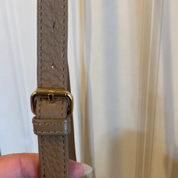 Tommy Hilfiger Crossbody Bag - Picture 6 of 7